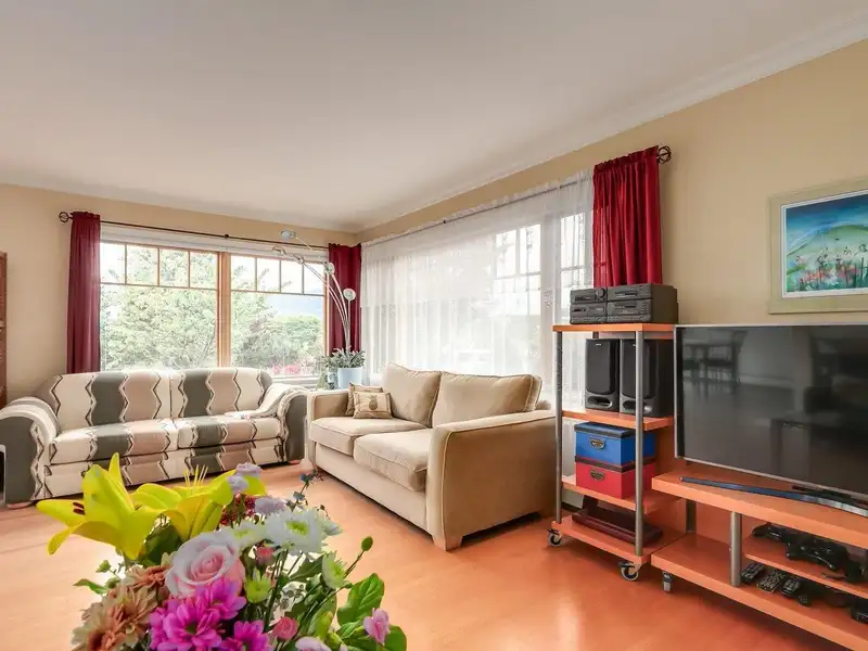 4072 SKYLINE DRIVE - photo 4 of 40