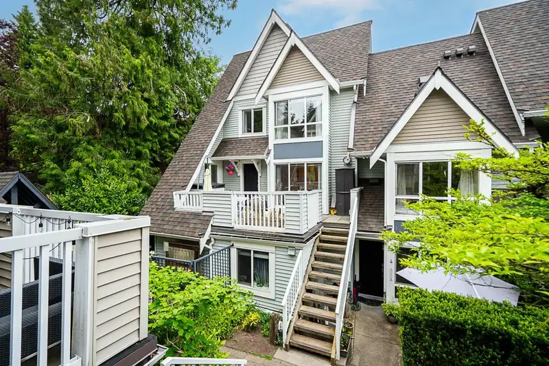 2 1027 LYNN VALLEY ROAD - photo 1 of 38
