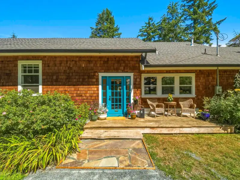 816 248 STREET - photo 1 of 37
