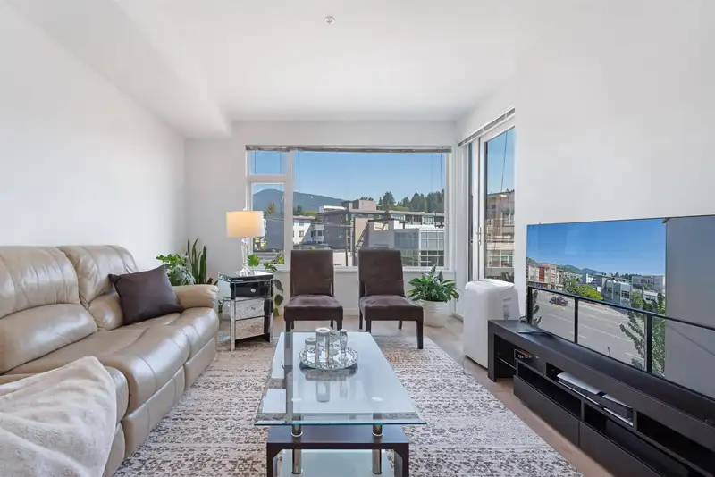 303 725 MARINE DRIVE - photo 2 of 25