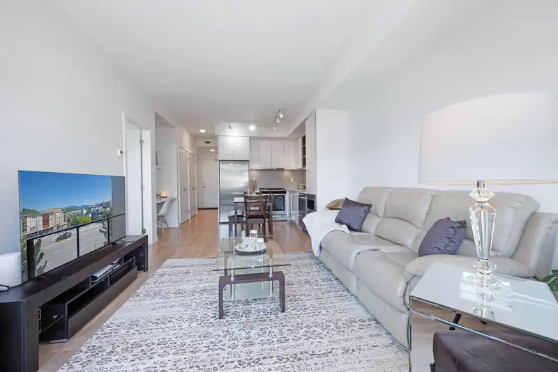 303 725 MARINE DRIVE - photo 3 of 25