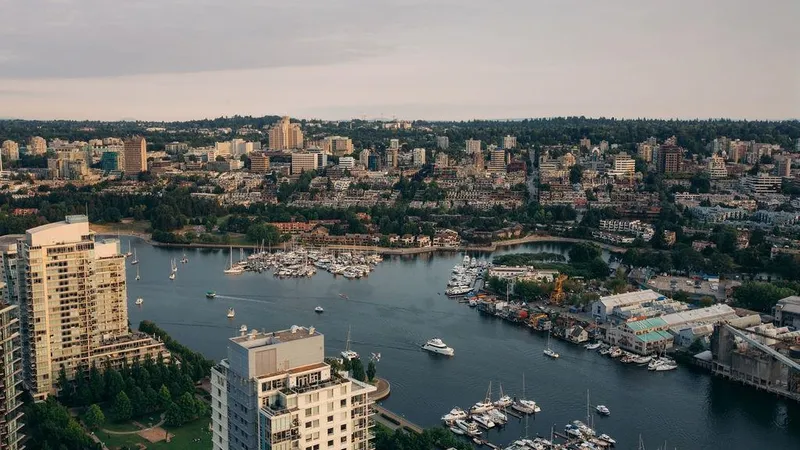 4906 1480 HOWE STREET - photo 1 of 25