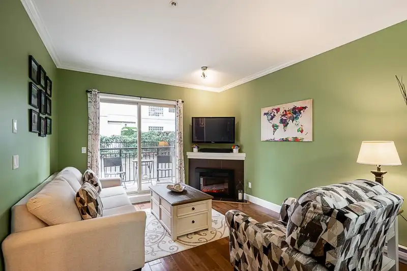 102 15268 18 AVENUE - photo 4 of 26