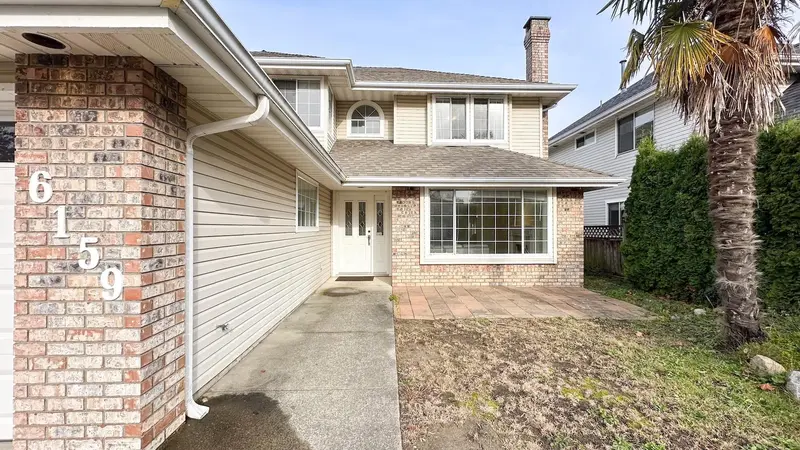 6159 45 AVENUE - photo 4 of 25