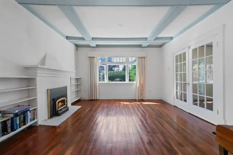 1376 11TH STREET - photo 2 of 26