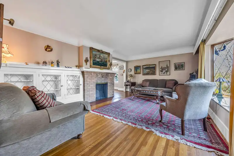 5041 CYPRESS STREET - photo 4 of 31