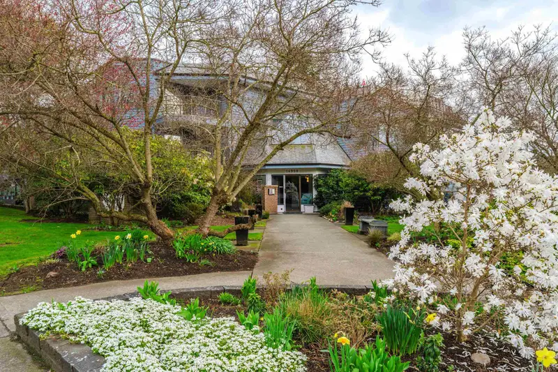 306 14950 THRIFT AVENUE - photo 2 of 25