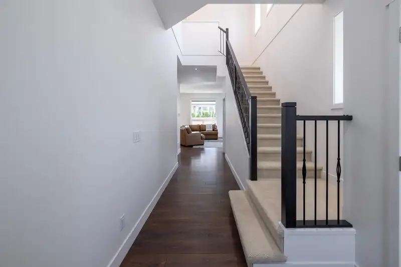 20436 77B AVENUE - photo 4 of 40