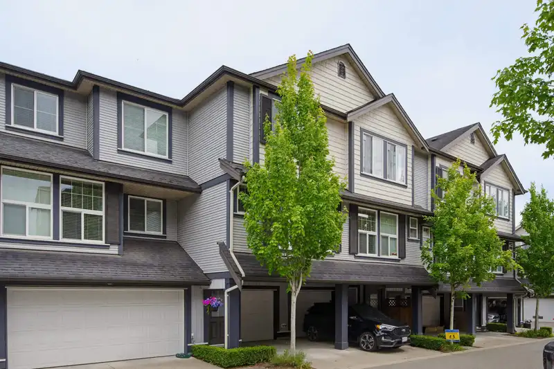 15 20831 70 AVENUE - photo 2 of 36