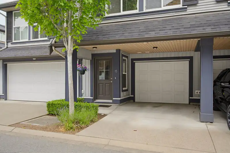 15 20831 70 AVENUE - photo 3 of 36