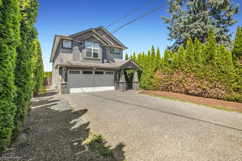 9487 COOTE STREET - photo 1 of 36