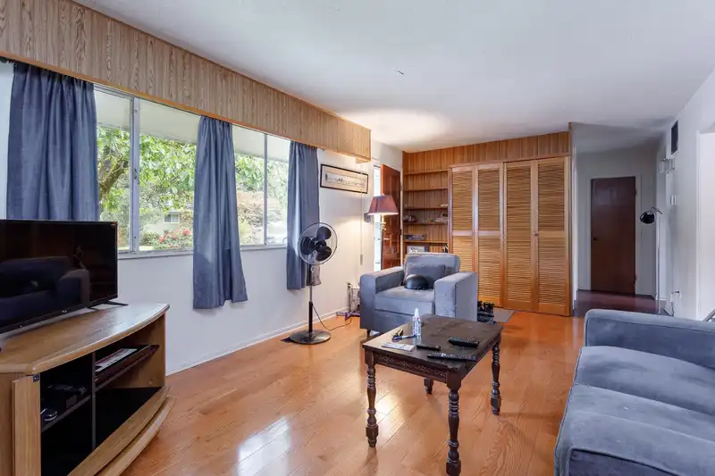 3825 HAMILTON STREET - photo 4 of 20