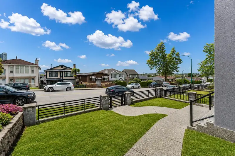 3945 PARKER STREET - photo 4 of 38