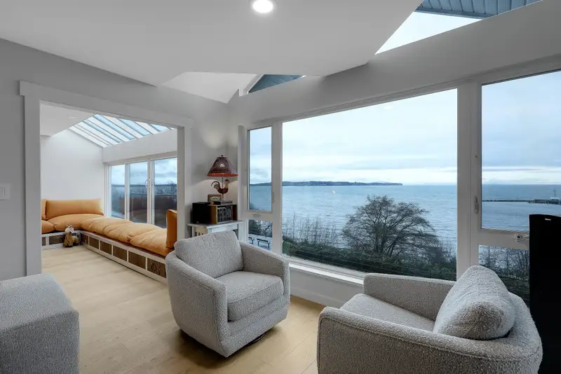 204 15165 MARINE DRIVE - photo 2 of 25