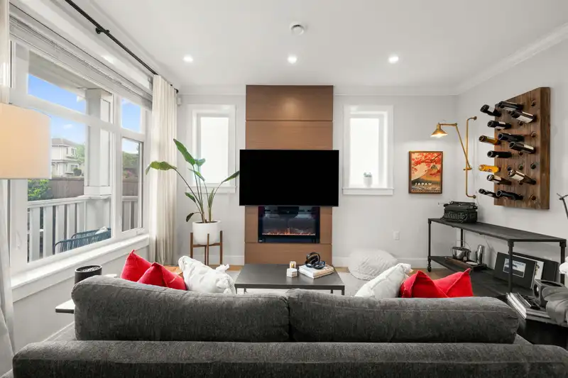 1311 E 13TH AVENUE - photo 4 of 27