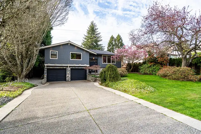 11023 LYON ROAD - photo 3 of 38