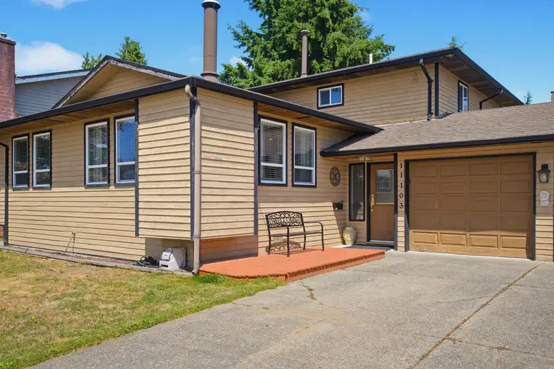 11103 SCARBOROUGH DRIVE - photo 3 of 39