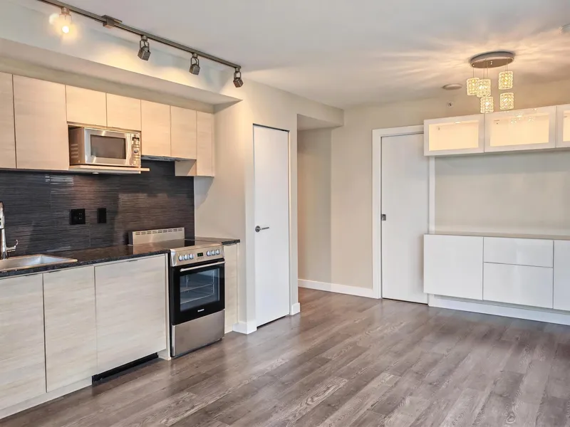 2007 489 INTERURBAN WAY - photo 2 of 21