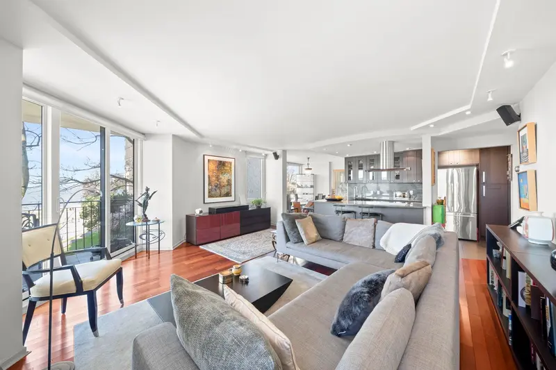 402 1575 BEACH AVENUE - photo 4 of 25