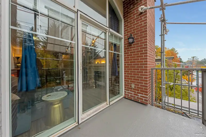 403 3250 ST JOHNS STREET - photo 4 of 19