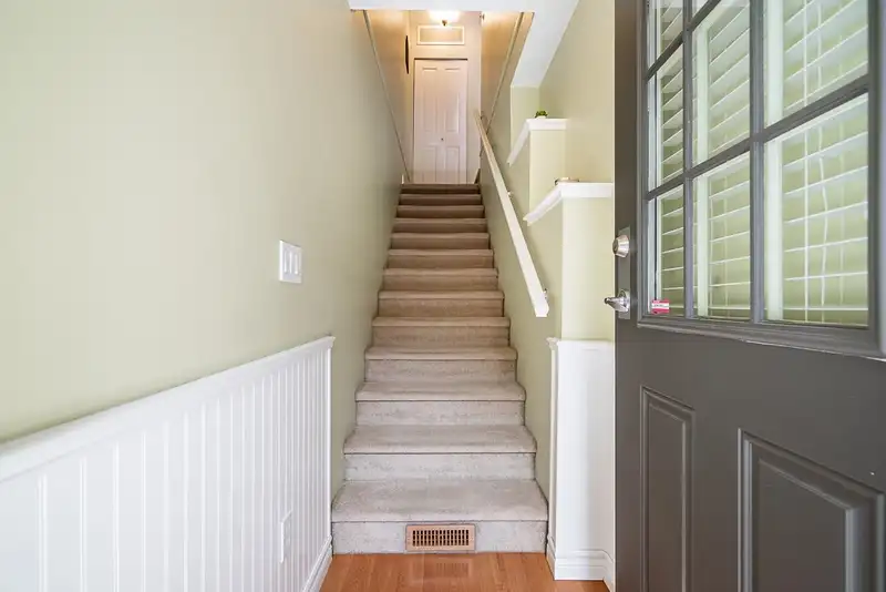 48 20176 68 AVENUE - photo 2 of 31