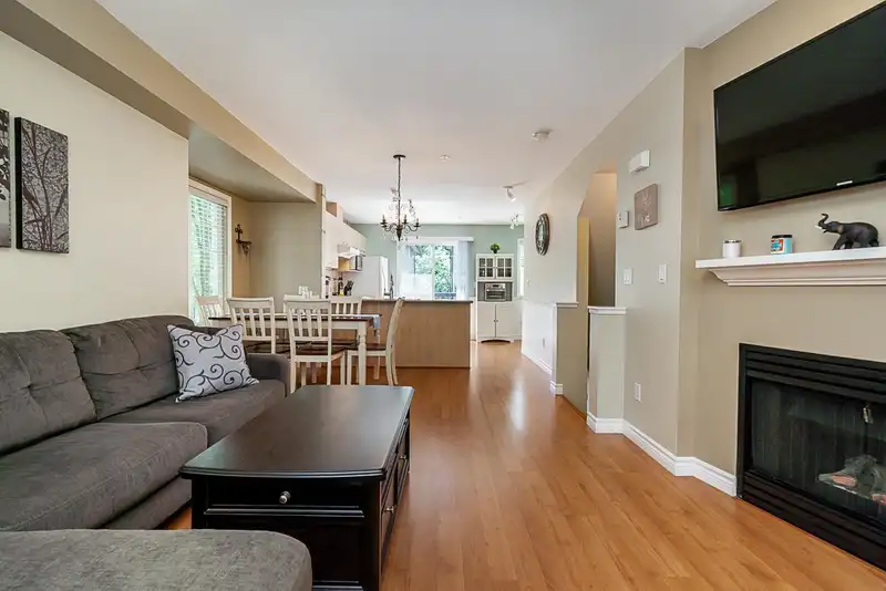 48 20176 68 AVENUE - photo 4 of 31