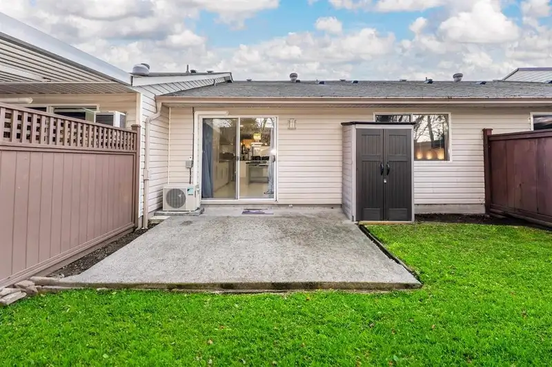 7 12049 217 STREET - photo 3 of 18
