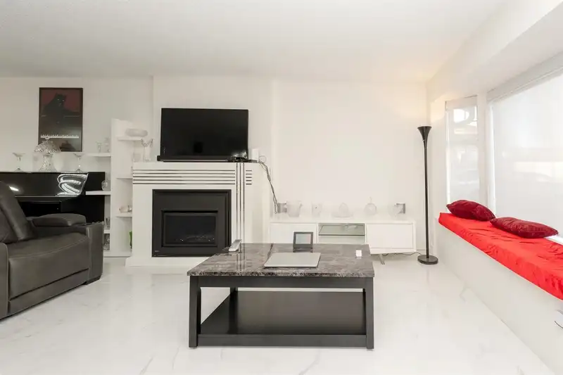 7 12049 217 STREET - photo 4 of 18