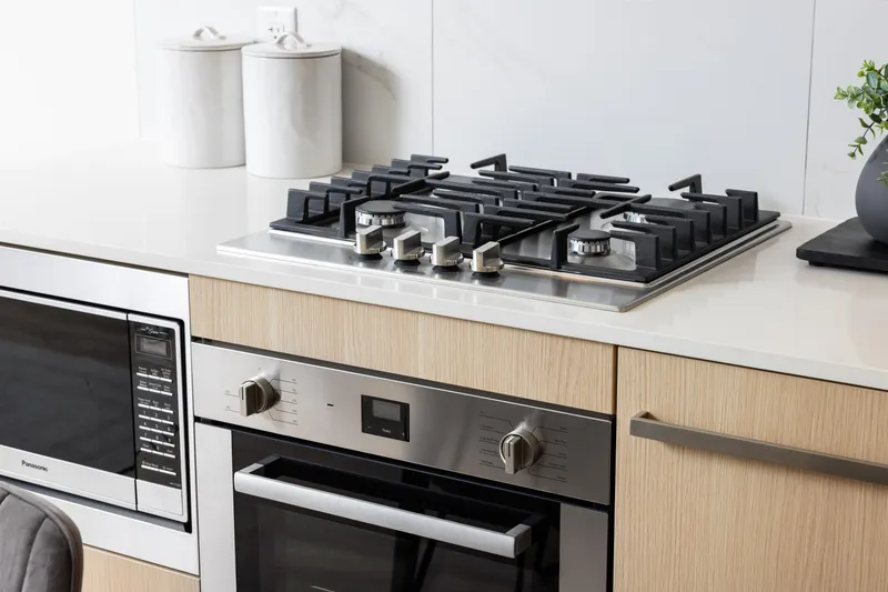 2705 308 ALDERSON AVENUE - photo 4 of 8