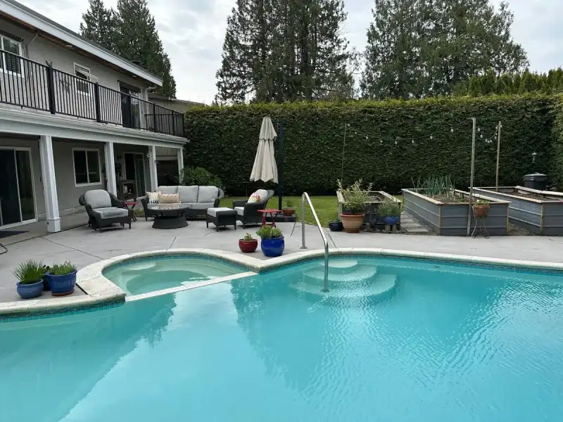1015 51A STREET - photo 1 of 40