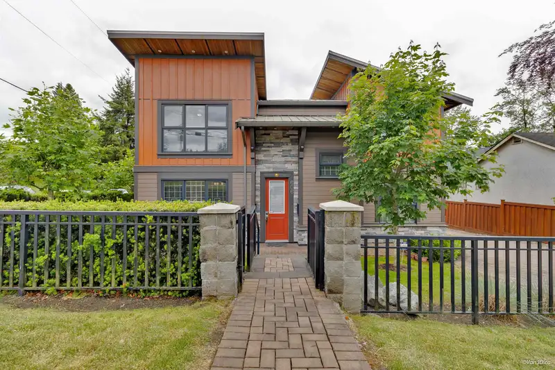 606 ALDERSON AVENUE - photo 2 of 29