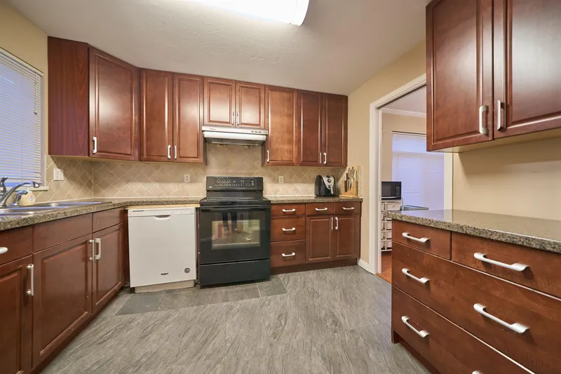 4 9700 BLUNDELL ROAD - photo 4 of 14