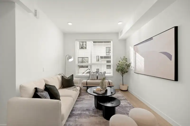 6 728 LEA AVENUE - photo 2 of 34