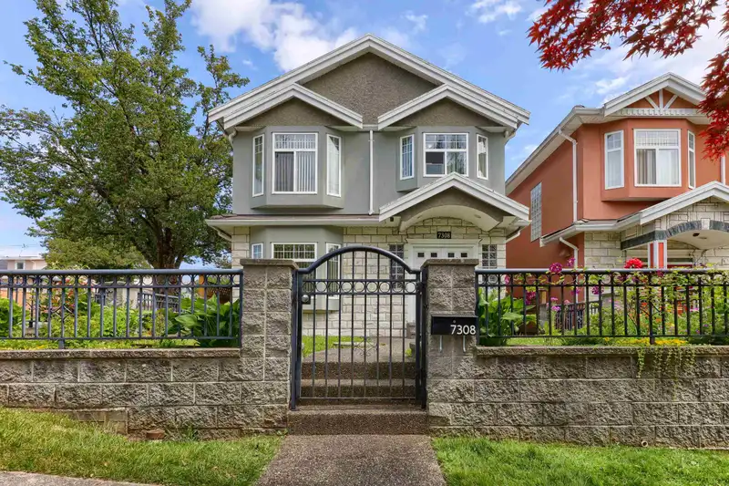 7308 ONTARIO STREET - photo 2 of 40