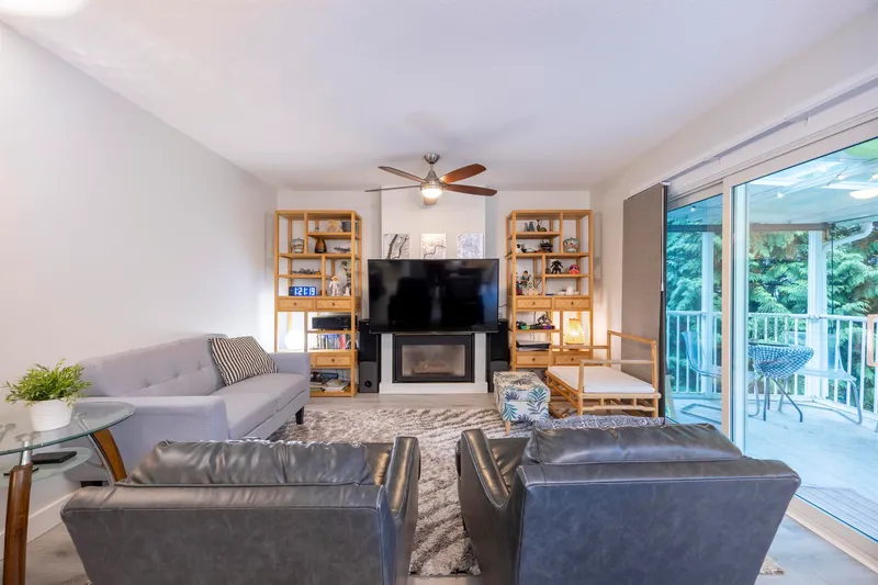 1590 PLATEAU CRESCENT - photo 4 of 25