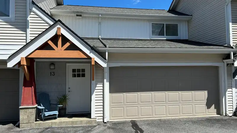 1821 E WILLOW CRESCENT - photo 1 of 25
