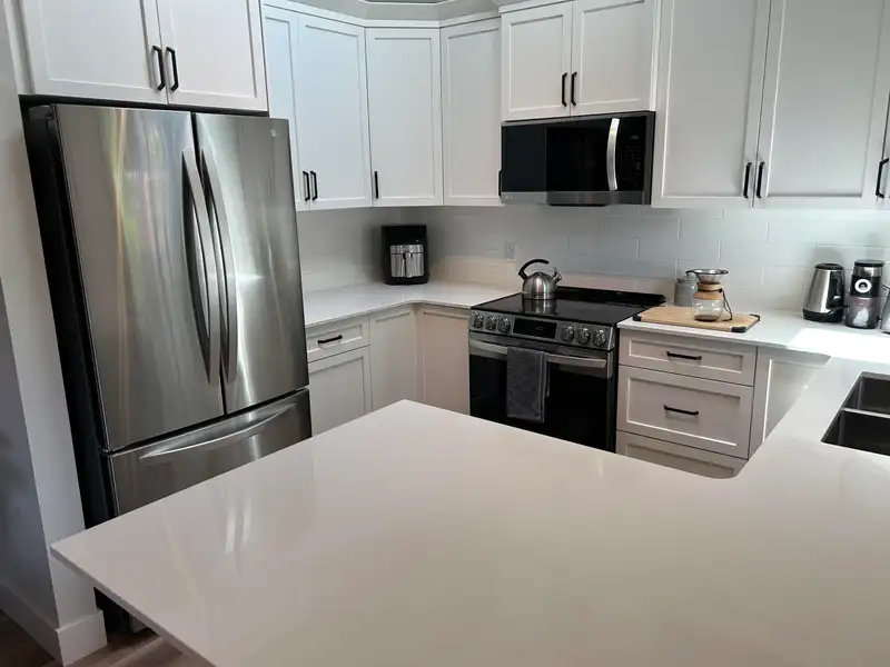 1821 E WILLOW CRESCENT - photo 2 of 25