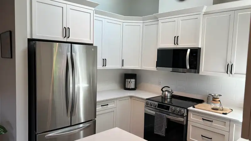 1821 E WILLOW CRESCENT - photo 3 of 25