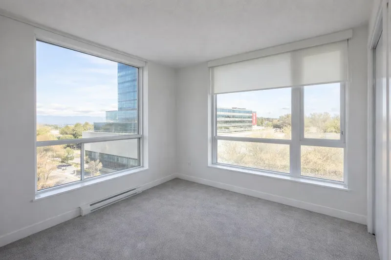 610 10777 UNIVERSITY DRIVE - photo 4 of 11