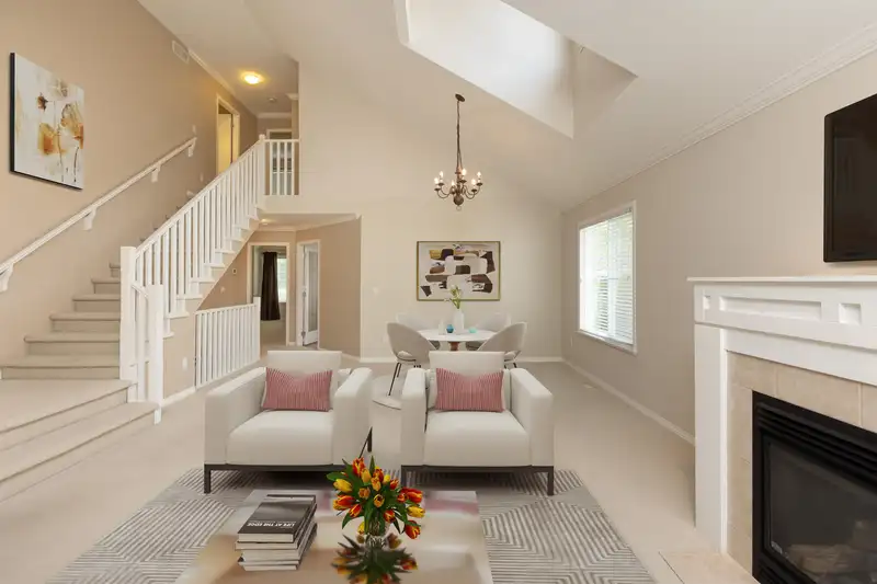 63 16995 64 AVENUE - photo 3 of 40