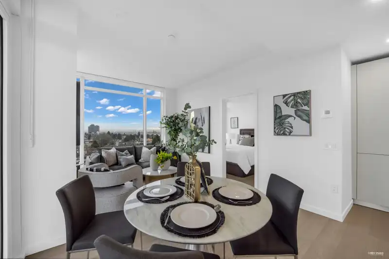 402 8415 GRANVILLE STREET - photo 4 of 21