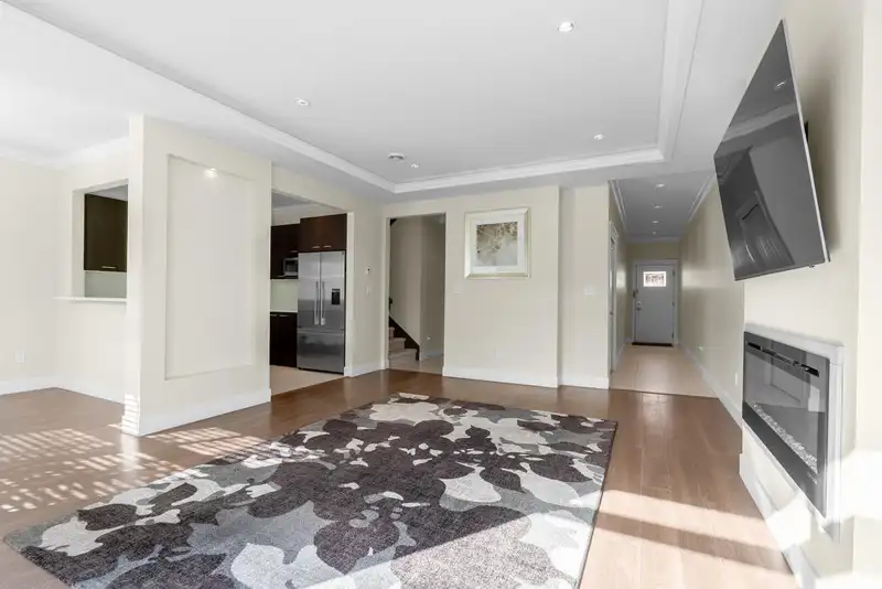 7 5180 BLUNDELL ROAD - photo 4 of 29