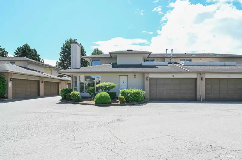 9 7711 WILLIAMS ROAD - photo 4 of 30