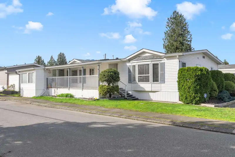 73 6338 VEDDER ROAD - photo 2 of 34
