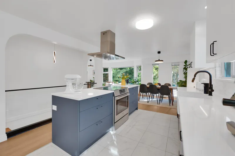 1652 COLEMAN STREET - photo 3 of 25