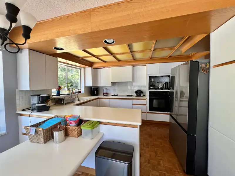 13524 28 AVENUE - photo 3 of 12