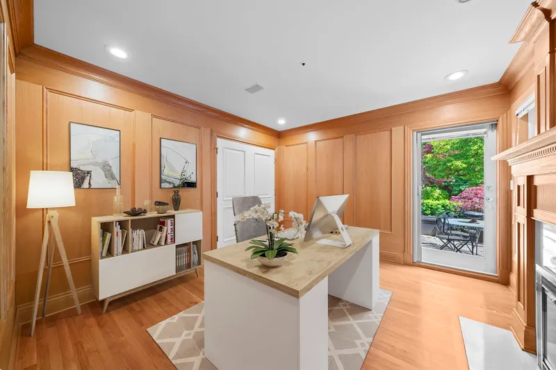 1323 THE CRESCENT - photo 4 of 25