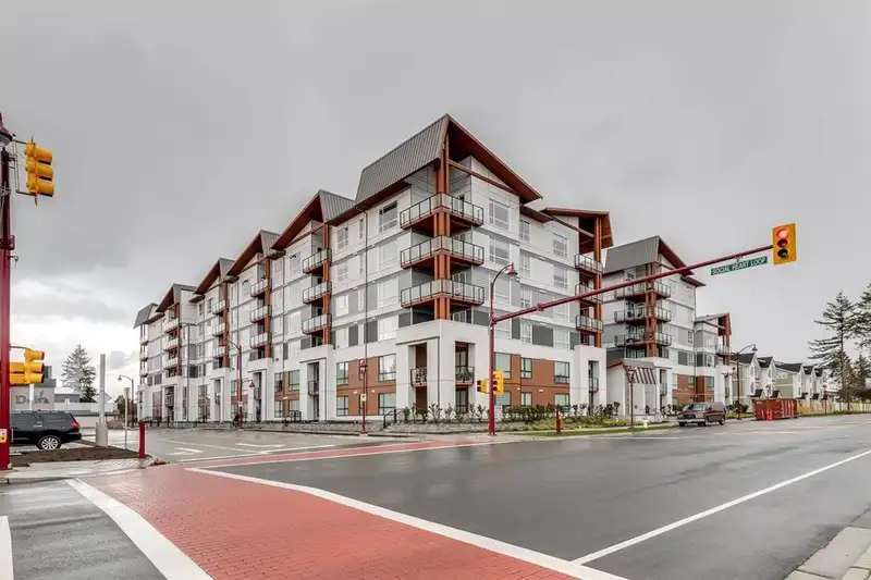 218 11507 84 AVENUE - photo 1 of 40