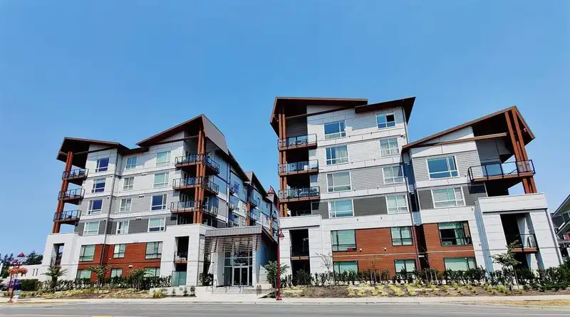 218 11507 84 AVENUE - photo 2 of 40