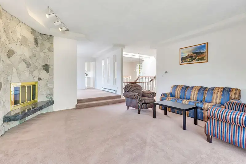 2718 W 19TH AVENUE - photo 3 of 39